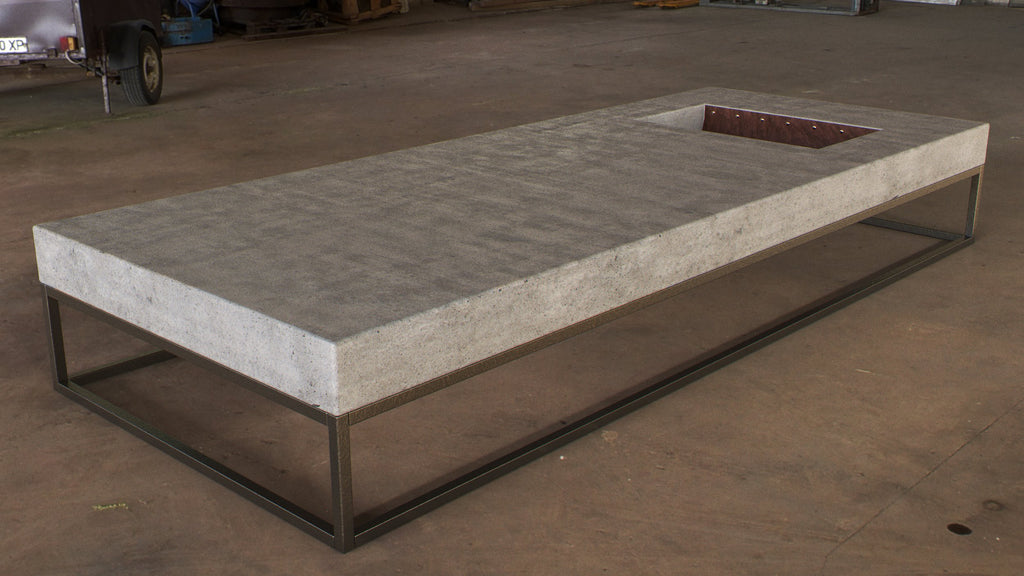 Clubtisch Beton – flach und lang