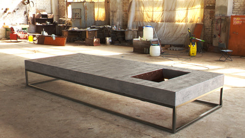 Clubtisch Beton – flach und lang